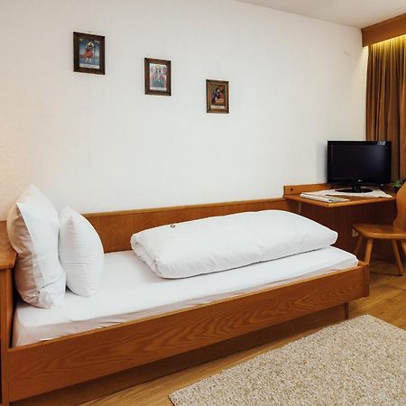 Hotel Komperdell แซร์เฟาส์ ภายนอก รูปภาพ