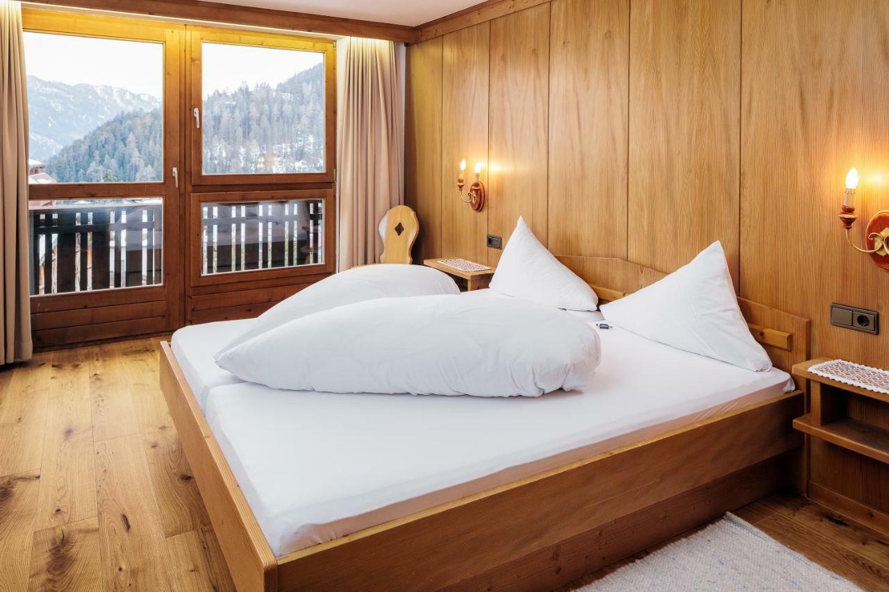 Hotel Komperdell แซร์เฟาส์ ภายนอก รูปภาพ